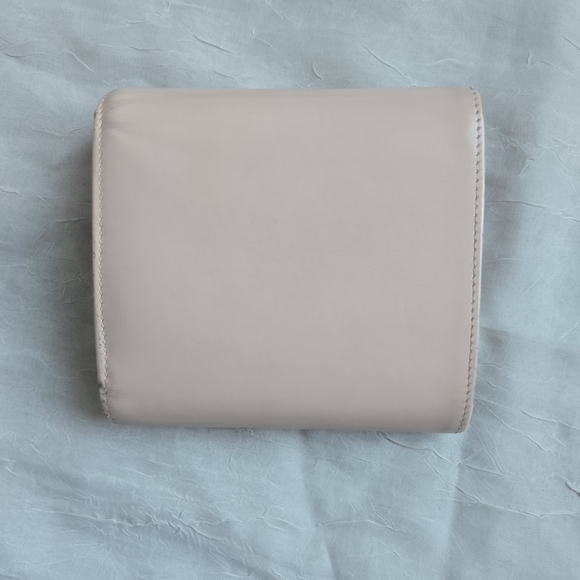 Cartier Love Bifold Wallet in Pink Patent Leather - Picture 2 of 13